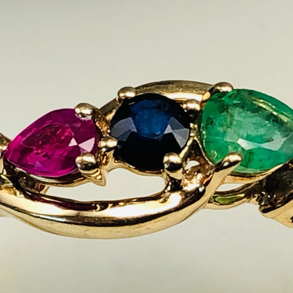 Emerald, Ruby & Sapphire Gold Ring - Picture 14 of 16